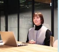 修了者の就職先の上司