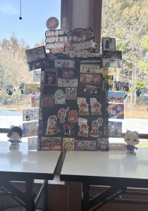 成田さん制作アビリンピックキャラクター「アビリス」入り記念ボード１