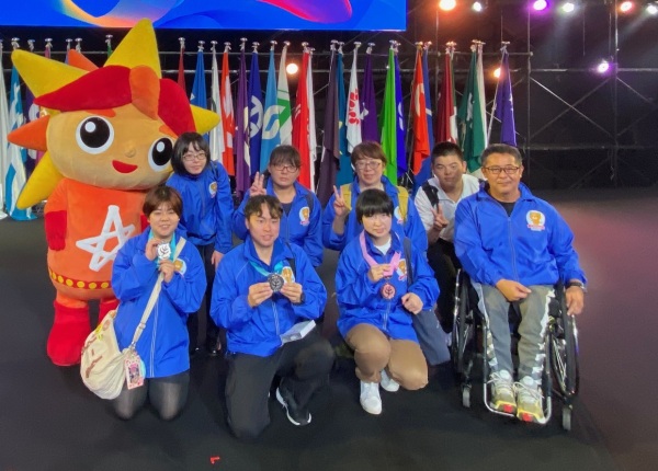 閉会式後集合写真