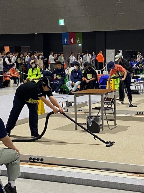 ビルクリーニング競技風景画像