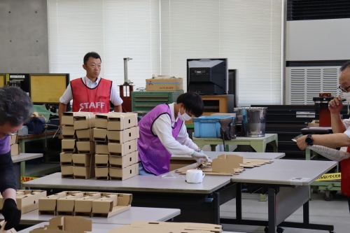 製品パッキング競技風景