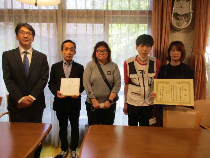 （左より）機構奈良支部長、理事長　藤井様、坊農様、中田様、副施設長　北山様